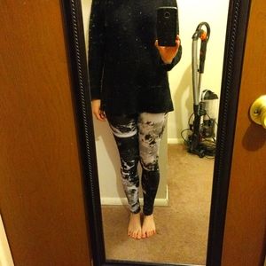 2 Pairs of leggings: Galaxy and Flower